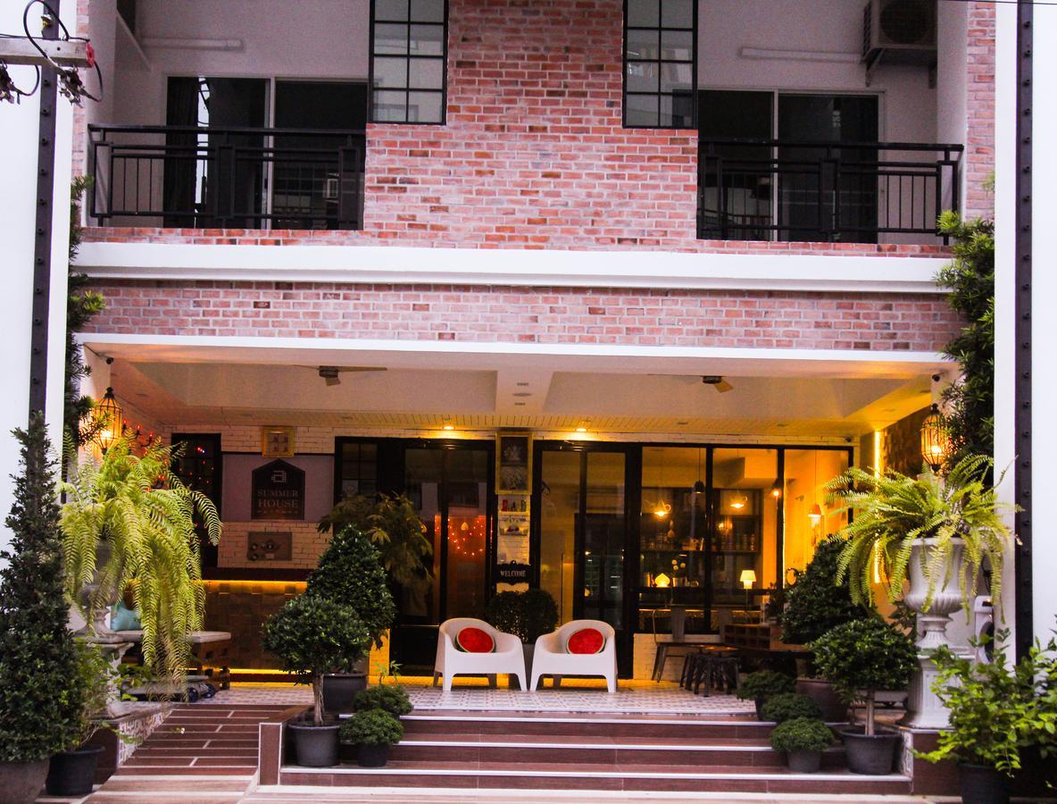 Boutique Summer House Pantai Jomtien Bagian luar foto