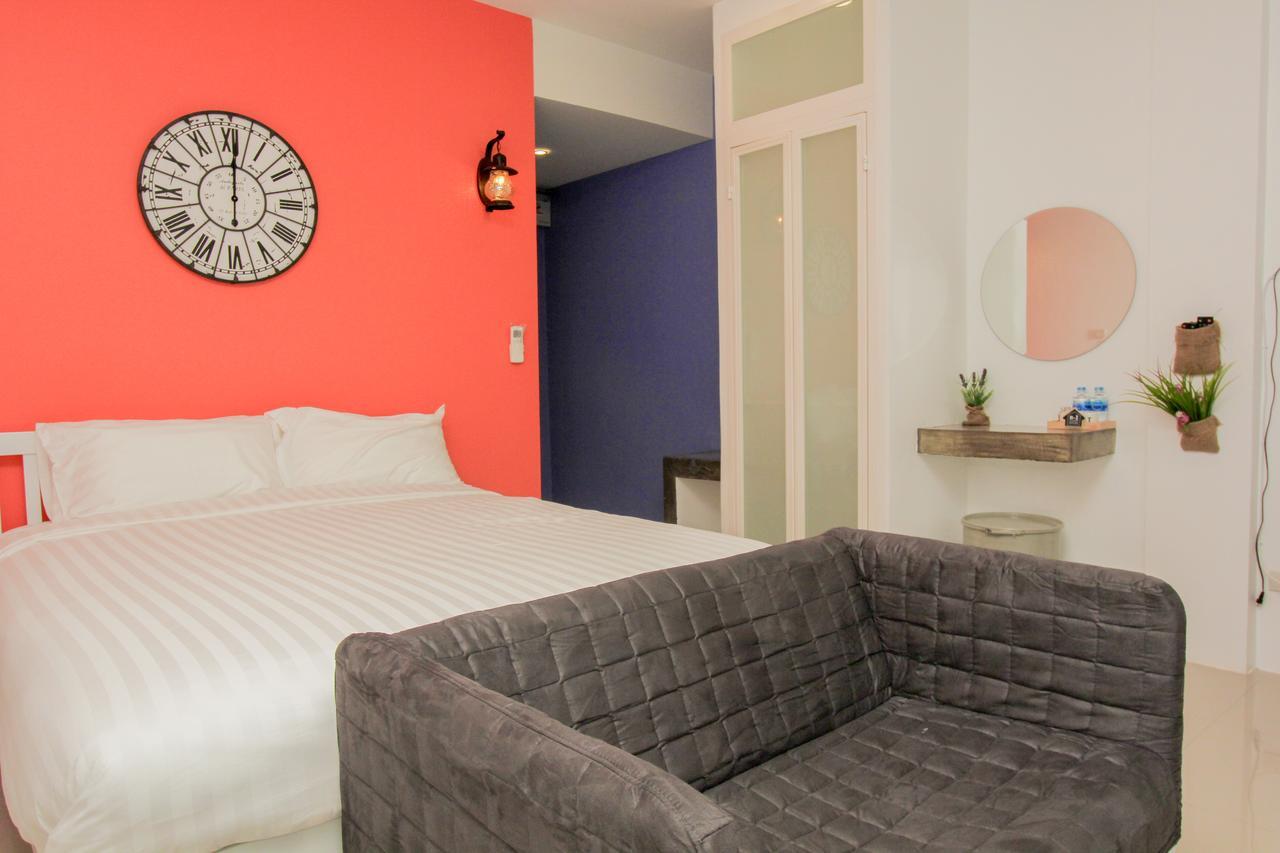 Boutique Summer House Pantai Jomtien Bagian luar foto