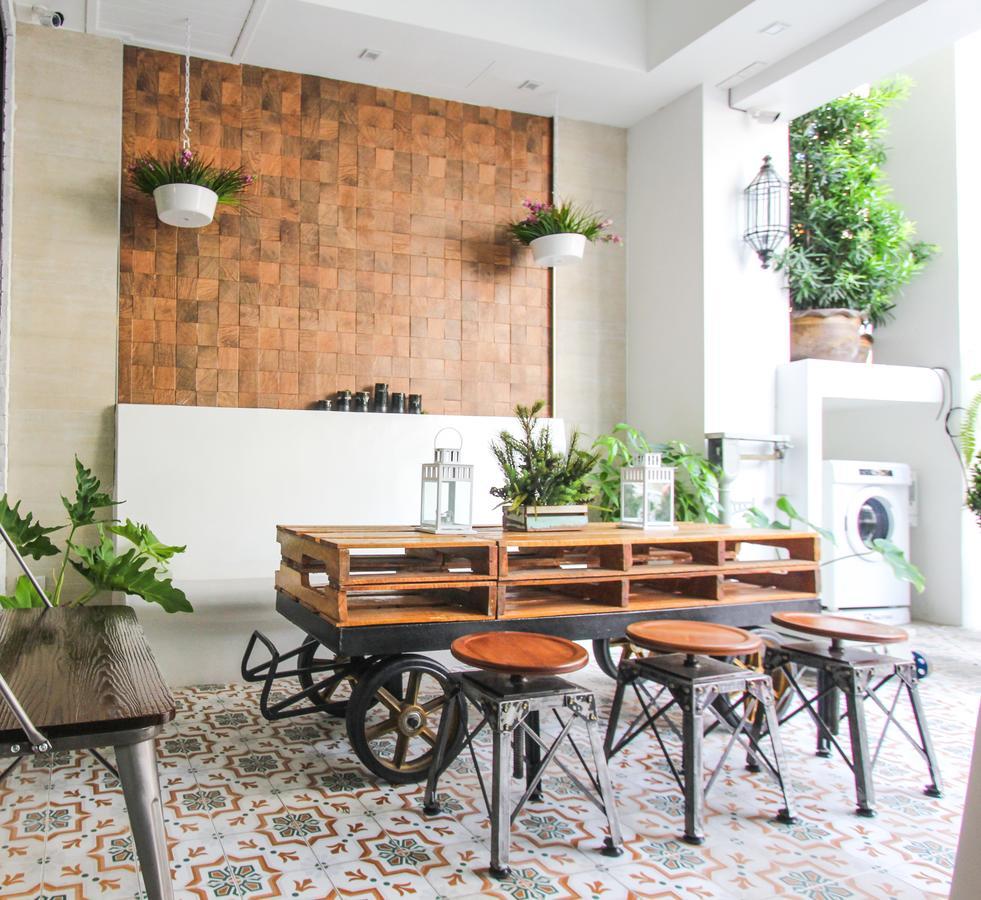 Boutique Summer House Pantai Jomtien Bagian luar foto