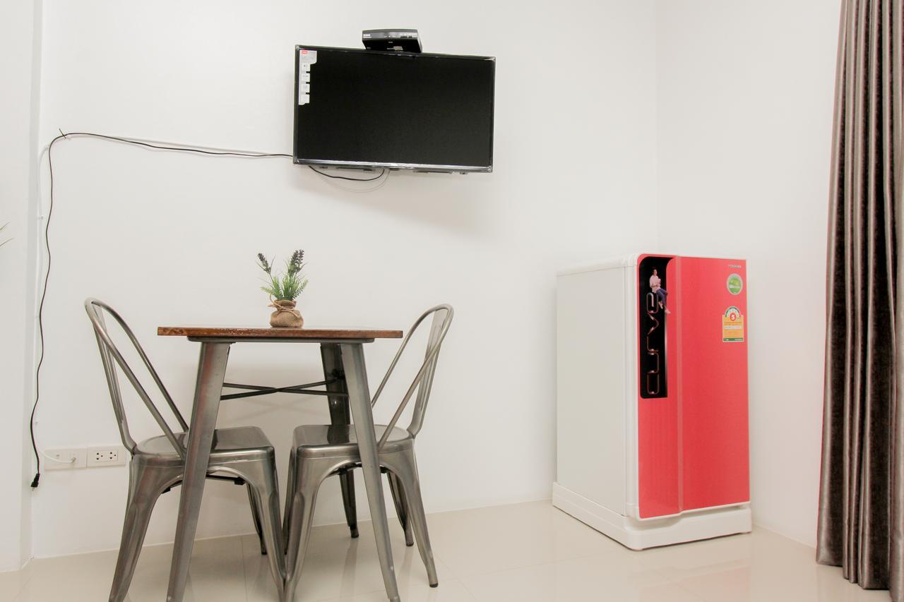 Boutique Summer House Pantai Jomtien Bagian luar foto