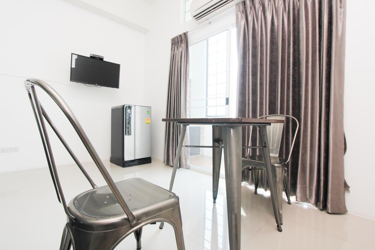 Boutique Summer House Pantai Jomtien Bagian luar foto