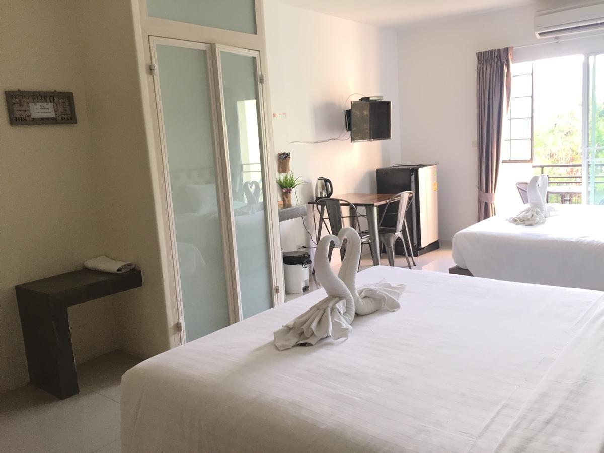 Boutique Summer House Pantai Jomtien Bagian luar foto