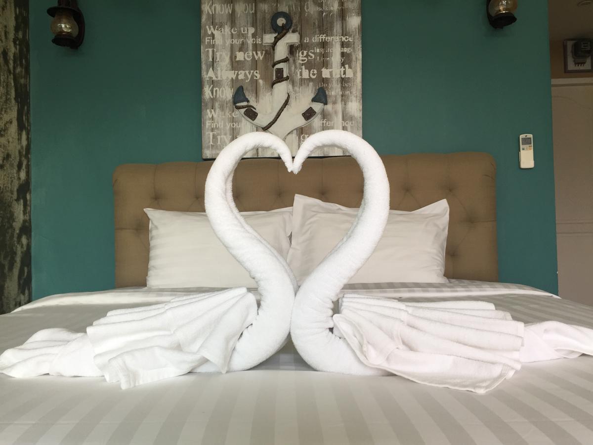 Boutique Summer House Pantai Jomtien Bagian luar foto