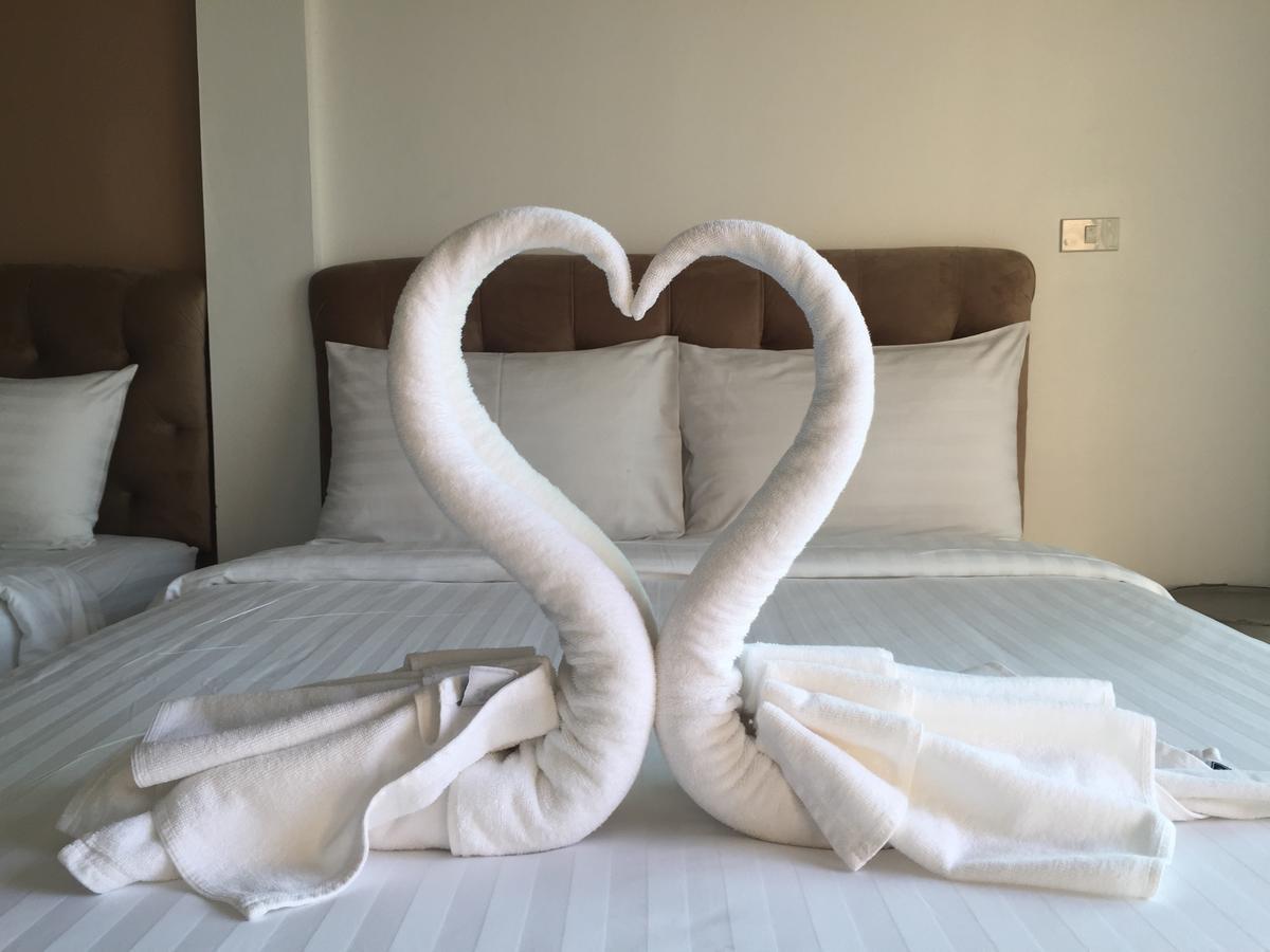Boutique Summer House Pantai Jomtien Bagian luar foto