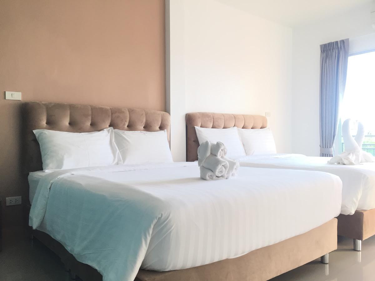 Boutique Summer House Pantai Jomtien Bagian luar foto
