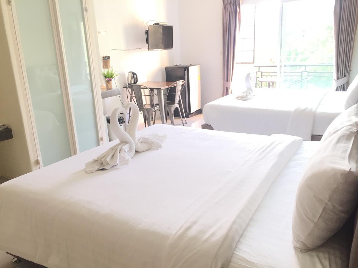 Boutique Summer House Pantai Jomtien Bagian luar foto