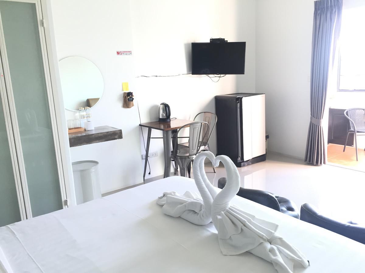 Boutique Summer House Pantai Jomtien Bagian luar foto